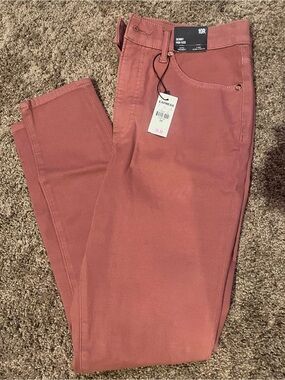 NWT Express Women’s Skinny High-Rise Skinny Jeans in Dusty Rose